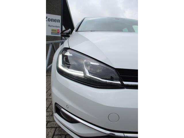 Volkswagen GOLF 1.4 TSI Automaat Achteruitrijcamera/Navigatie/Apple carplay/Led koplampen/Licht metalen velgen/Inklapbare spiegels