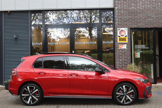 Volkswagen GOLF 1.5 eHybrid 272pk GTE Black Style Pano/IQ.Light/360camera/Head-up/DCC/Keyless/Dodehoek/Trekhaak wegkl.