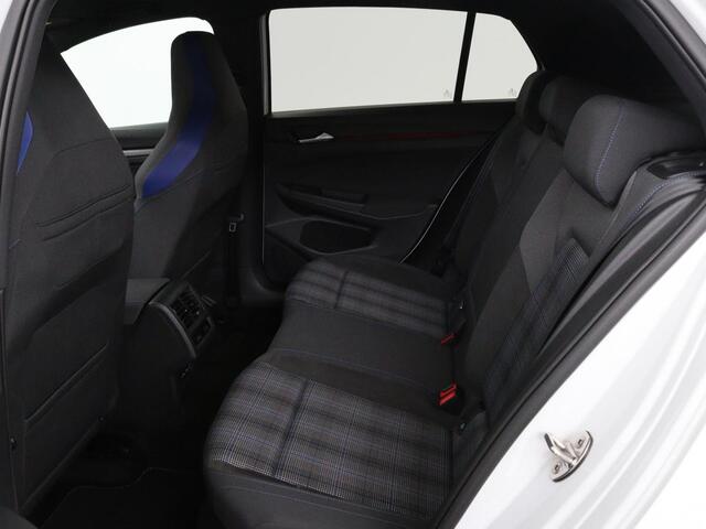 Volkswagen GOLF 1.4 eHybrid GTE | Camera | Adaptive cruise | Carplay | Navigatie | Sportstoelen | Full LED | Sfeerverlichting | PHEV