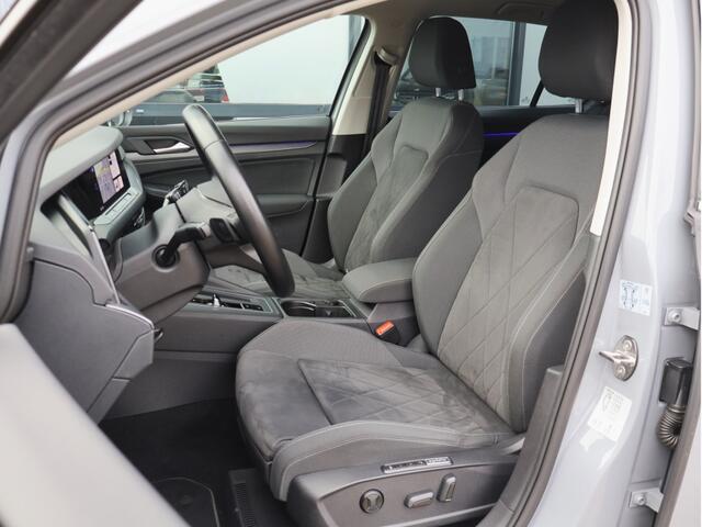 Volkswagen GOLF 8 1.5 eTSI Style Automaat | Memory | Massage | Virtual | ACC | IQ LED |