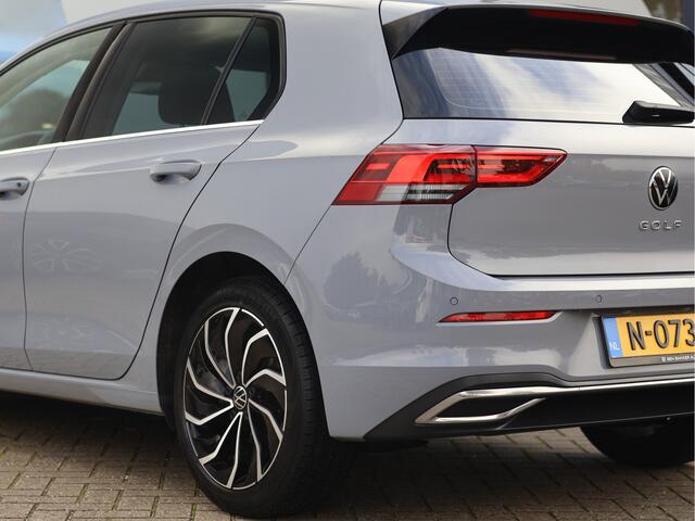 Volkswagen GOLF 8 1.5 eTSI Style Automaat | Memory | Massage | Virtual | ACC | IQ LED |