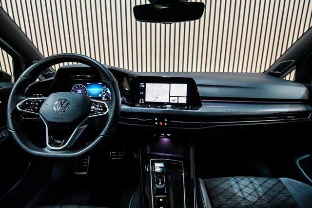 Volkswagen GOLF 1.5 eTSI R-Line | PANO | STOELVERWARMING