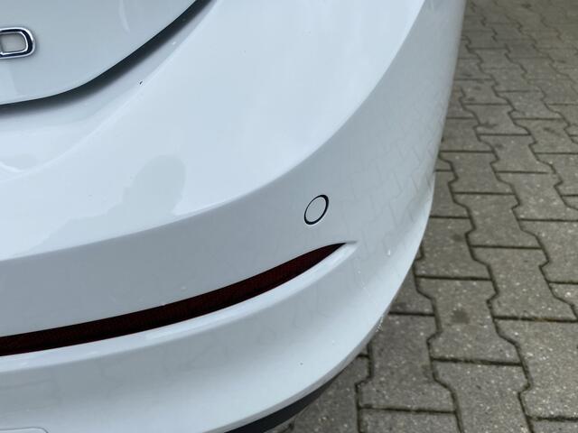 Volkswagen GOLF 1.4 eHybrid Style Adaptive Cruise Control , App connect