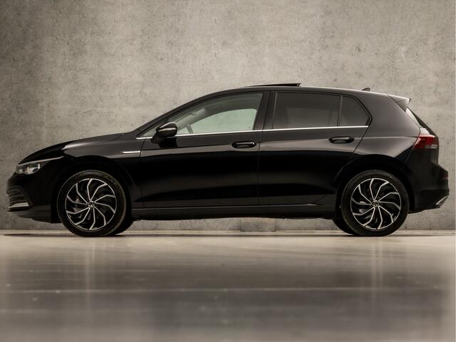 Volkswagen GOLF 1.5 TSI Sport (SCHUIFDAK, 4 CILINDER, APPLE CARPLAY, MEMORY SEATS, CAMERA, SFEERVERLICHTING, ALCANTARA, GETINT GLAS, LM VELGEN, NIEUWSTAAT)