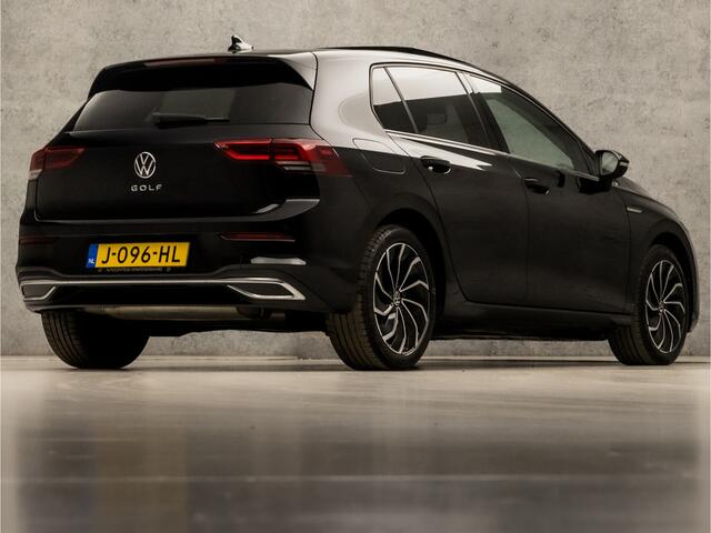 Volkswagen GOLF 1.5 TSI Sport (SCHUIFDAK, 4 CILINDER, APPLE CARPLAY, MEMORY SEATS, CAMERA, SFEERVERLICHTING, ALCANTARA, GETINT GLAS, LM VELGEN, NIEUWSTAAT)