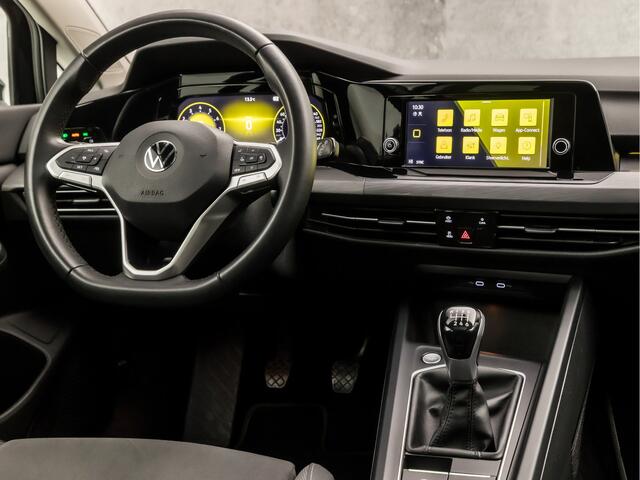 Volkswagen GOLF 1.5 TSI Sport (SCHUIFDAK, 4 CILINDER, APPLE CARPLAY, MEMORY SEATS, CAMERA, SFEERVERLICHTING, ALCANTARA, GETINT GLAS, LM VELGEN, NIEUWSTAAT)