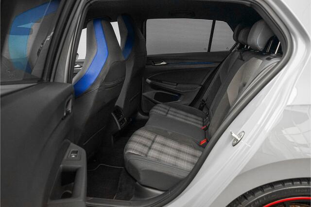 Volkswagen GOLF 1.4 eHybrid GTE Black Style IQ Light Trekhaak ACC 19"