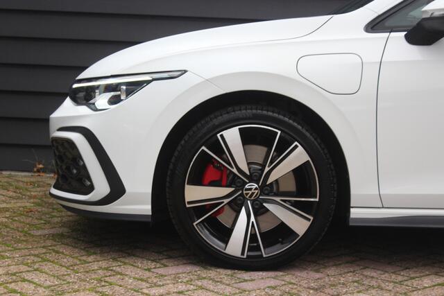 Volkswagen GOLF 1.4 eHybrid GTE - CARPLAY - PANODAK - 18 INCH - FULL LED - VIRT. COCKPIT -