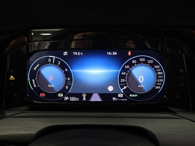 Volkswagen GOLF 1.4 eHybrid Style 204 pk Automaat (DSG) | Navigatie | Panoramadak | Parkeersensoren | Adaptieve cruise control | Stoelverwarming |