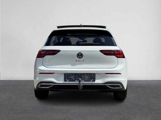 Volkswagen GOLF 2.0 TDI Active Automaat | Trekhaak elektrisch | Pano | IQ Light | Digitaal Dashboard | HUD | Clima | 16"LMV | Camera ( Vestiging - Nieuwegein )