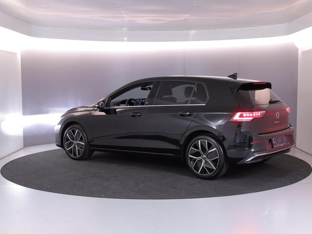 Volkswagen GOLF 1.5 eTSI 50 Jahre Edition 150 pk Automaat (DSG) | Navigatie | Panoramadak | Parkeersensoren | Achteruitrijcamera | Matrix LED koplampen | Stoelverwarming |