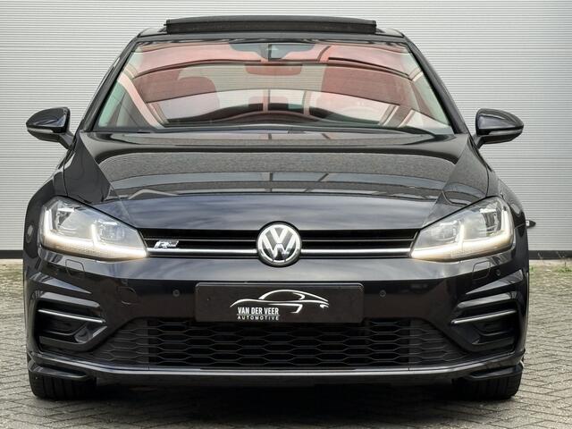Volkswagen GOLF 1.5 TSI Highline Business R | Apple Carplay | Panoramadak | ACC