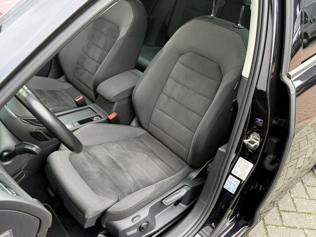 Volkswagen GOLF 1.5 TSI Highline Business R | Apple Carplay | Panoramadak | ACC