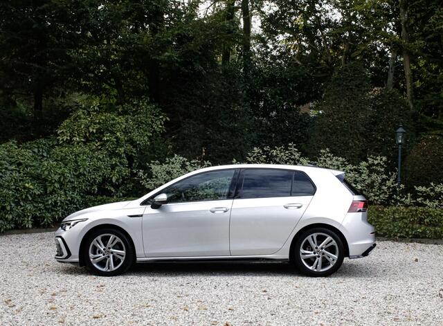 Volkswagen GOLF 1.5 eTSI R-Line | IQ Lights | Achteruitrijcamera