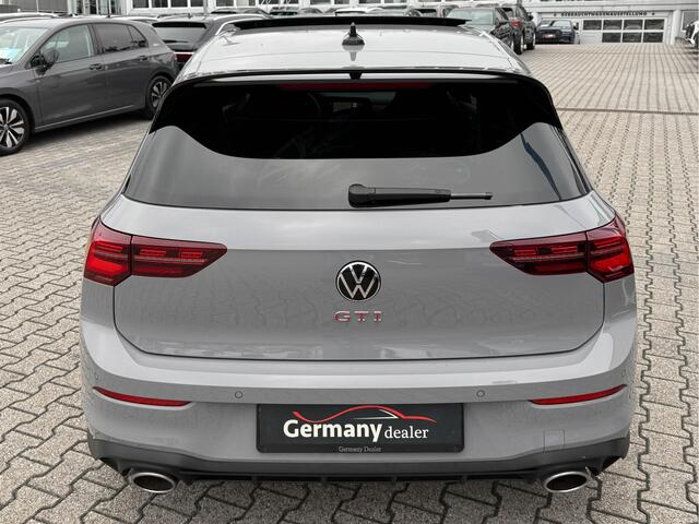 Volkswagen GOLF 2.0TSI 300PK GTI Clubsport Pano HUD iQ-Light H&K 19-inch Sfeerverl. Stoel+Stuurverw. VOL!!