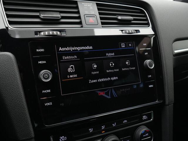 Volkswagen GOLF 1.4 TSI 204 pk PHEV GTE | LED koplampen | Virtual Cockpit | Adaptieve Cruise | Achteruitrijcamera | Sportstoelen | Apple Carplay/Android Auto | 17 inch