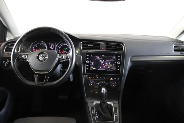 Volkswagen GOLF 1.6 TDI DSG Comfortline Trekhaak - Stoelverwarming - Ecc - Massage