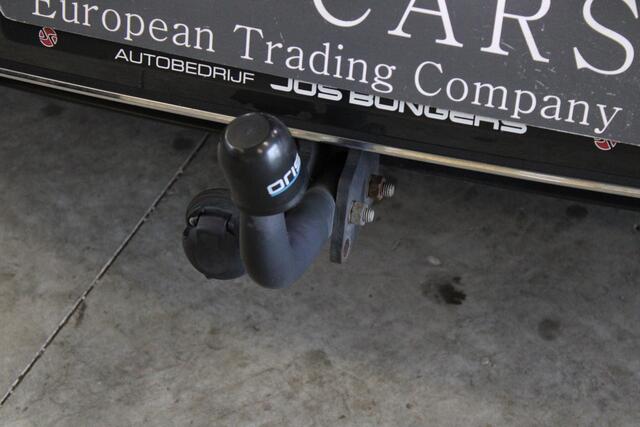 Volkswagen GOLF 1.6 TDI DSG Comfortline Trekhaak - Stoelverwarming - Ecc - Massage