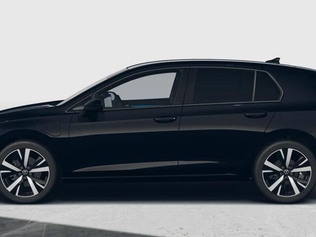 Volkswagen GOLF Life Edition 1.5 eHybrid 204 PK | Trekhaak | Navi | Camera | Stoelverwarming | 18" Lichtmetalen Velgen |