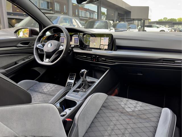 Volkswagen GOLF 8 Variant 1.5 eTSI R-LINE 150PK. LEDER NAVI CAMERA APPLE-CARPLAY DIGI-DASH IQ-DRIVE LED LMV PDC