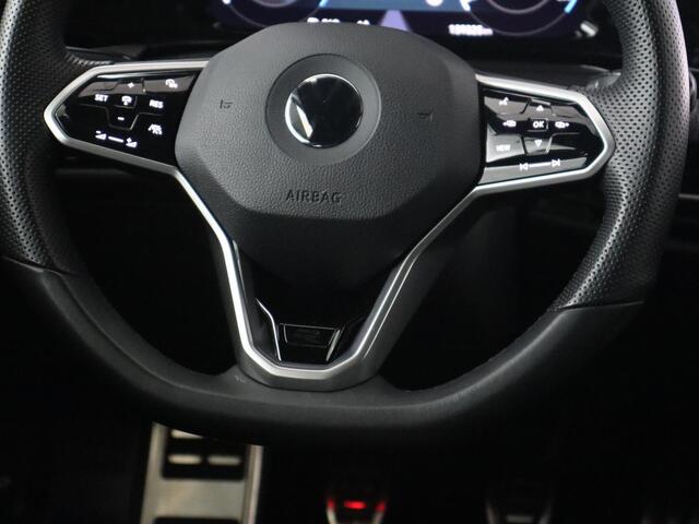 Volkswagen GOLF 1.5 TSI R-Line | Panoramadak | Carplay | Sportstoelen | Navigatie | Adaptive cruise | Parkeerhulp | File Assistent | Full LED