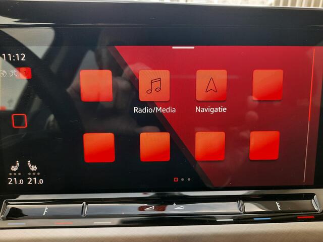 Volkswagen GOLF Variant 1.0 TSI Life Business | Ergo Stoelen | Camera | Navi | App Connect