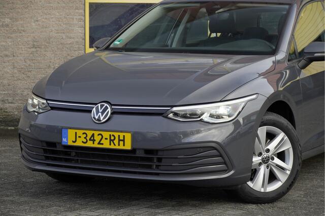 Volkswagen GOLF 1.5 TSI 5drs Life Business BJ2020 Lmv 16" | Led V+A | Pdc | Navi | App-Connect | Dashboard verlichting | Virtual cockpit | Climate control | Cruise control | Elek. voorstoelen (Be+mem) | Sportstoelen | Verwarmde voorstoelen/stuurwiel | Alcantara bekleding