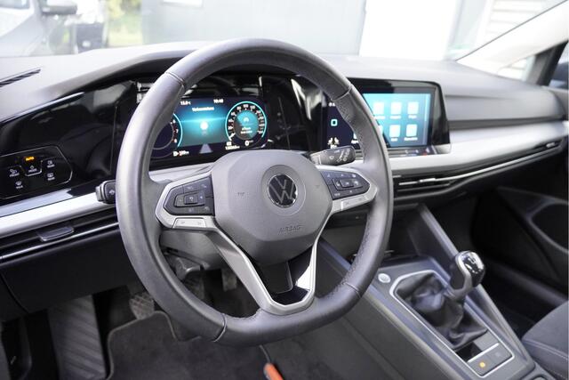 Volkswagen GOLF 1.5 TSI 5drs Life Business BJ2020 Lmv 16" | Led V+A | Pdc | Navi | App-Connect | Dashboard verlichting | Virtual cockpit | Climate control | Cruise control | Elek. voorstoelen (Be+mem) | Sportstoelen | Verwarmde voorstoelen/stuurwiel | Alcantara bekleding