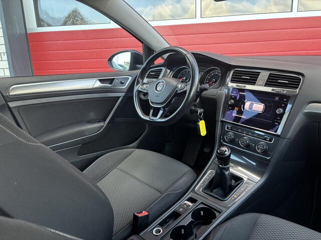 Volkswagen GOLF 1.0 TSI Comfortline NAVI / CLIMA / PDC / CRUISE / CARPLAY / DAB+ / NL-AUTO