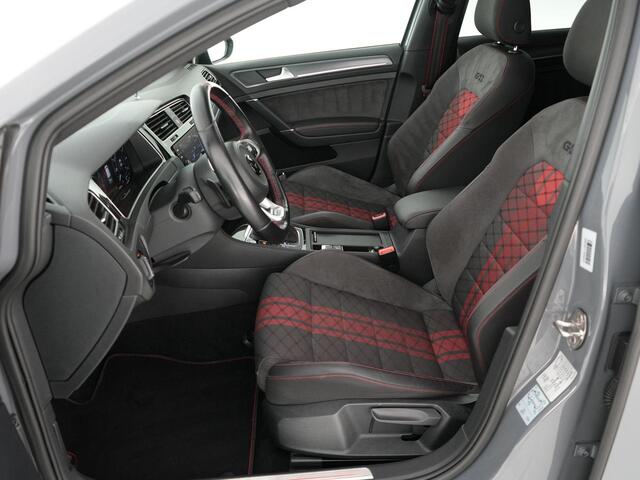 Volkswagen GOLF GTI TCR 2.0 290pk TSI |Performance pack|panoramadak|Dynaudio|DCC|Apple Carplay|parkeercamera|blind spot|19" lichtmetalen velgen|stoelverwarming|