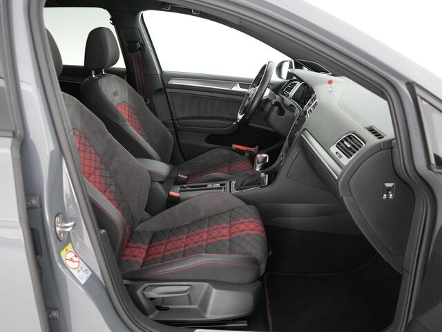 Volkswagen GOLF GTI TCR 2.0 290pk TSI |Performance pack|panoramadak|Dynaudio|DCC|Apple Carplay|parkeercamera|blind spot|19" lichtmetalen velgen|stoelverwarming|