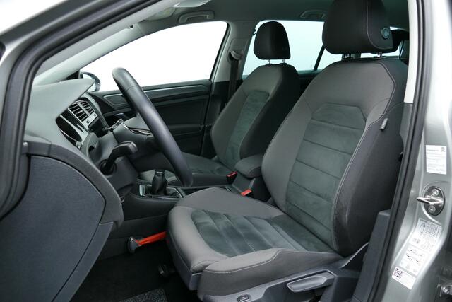 Volkswagen GOLF Variant 1.0 TSI Comfortline Business. Adaptief Cruise, Navi, Clima, PDC V+A, Haak 1300kg