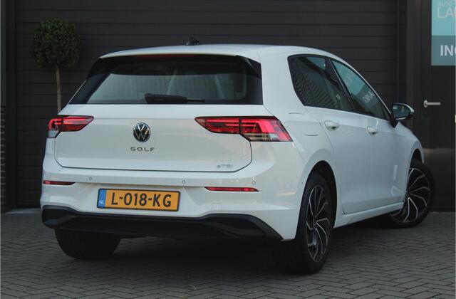 Volkswagen GOLF 1.0 eTSI Life Business | Memory | Camera | IQ Lights