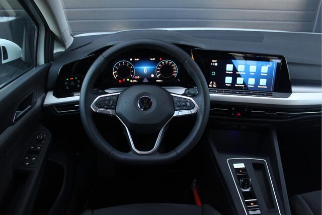 Volkswagen GOLF 1.0 eTSI Life Business | Memory | Camera | IQ Lights