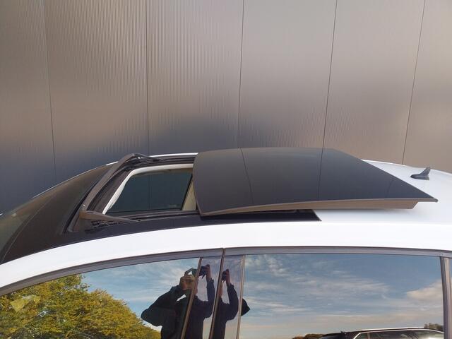 Volkswagen GOLF 1.6 TDI Highline R Line PANO DAK VIRTUAL COCKPIT ADAPT CRUISE MASSAGE STOEL LED NAVI ECC 18 INCH