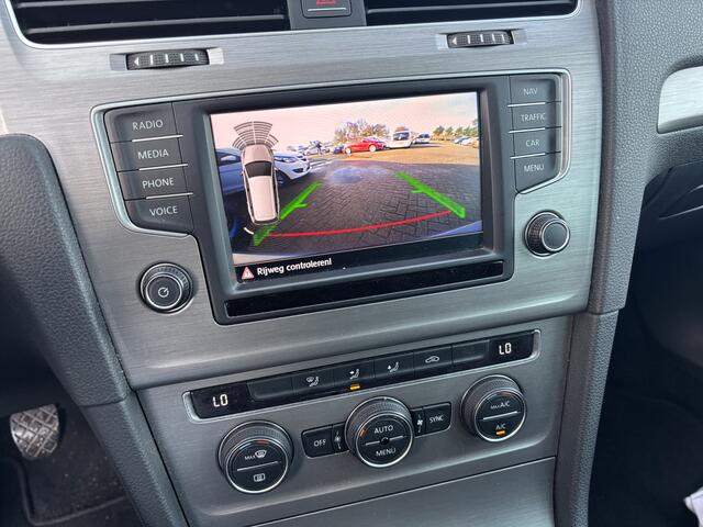 Volkswagen GOLF Variant 1.0 TSI Connected Series CARPLAY / CAMERA / DAB+ / CRUISE / PDC / BLUETOOTH / NL-AUTO