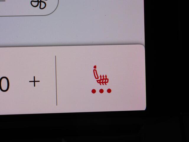 Volkswagen GOLF 1.5 eTSI Style | Panoramadak | Stoelverwarming | Trekhaak | Massage | Matrix LED | Camera | Carplay | Keyless | Demping Adaptief | Memory | Navigatie | Park Assist | File Assistent