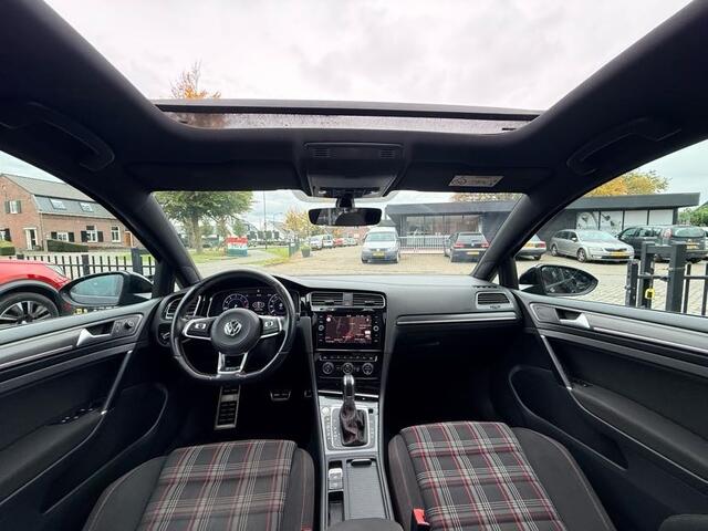 Volkswagen GOLF 2.0 TSI GTI Perfomance | Pano