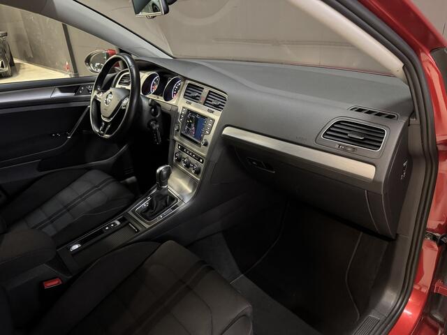 Volkswagen GOLF 1.0 TSI Connected Series Automaat | Camera | Navi Clima | Cruise