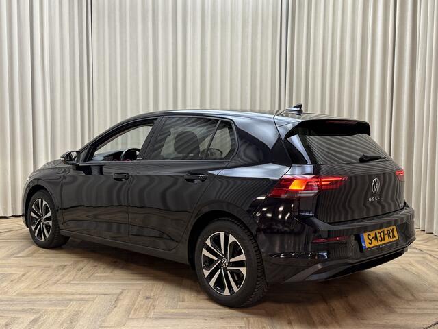 Volkswagen GOLF 1.5 eTSI Style *Stoel-/Stuurverwarming* Carplay / Adapt. Cruise / Ambient / Navigatie / ECC Clima / 17'' LMV