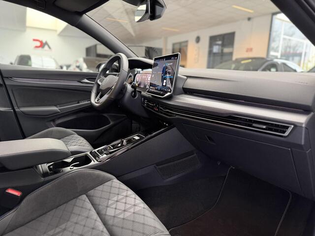 Volkswagen GOLF 1.5 R line Pano / 360 / H&K / Trekhaak