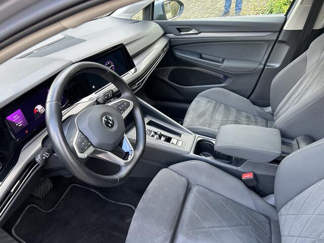 Volkswagen GOLF 1.5 eTSI Style