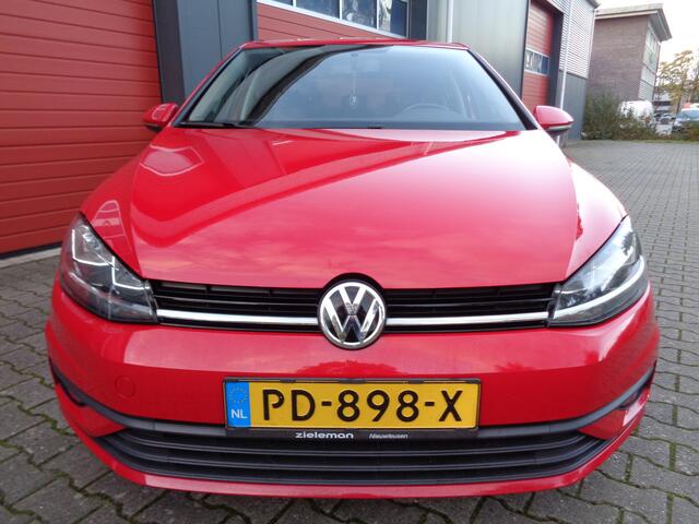 Volkswagen GOLF 1.0 TSI Trendline 110PK Airco Cruise LMV NL-Auto