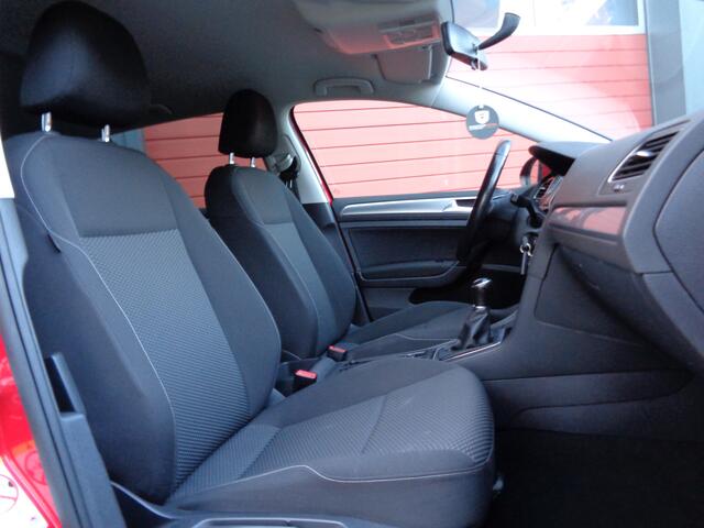 Volkswagen GOLF 1.0 TSI Trendline 110PK Airco Cruise LMV NL-Auto