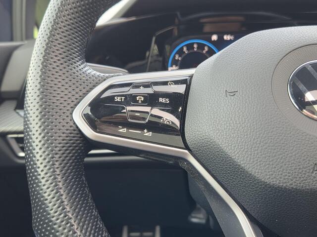 Volkswagen GOLF 1.5 eTSI R-Line Business+