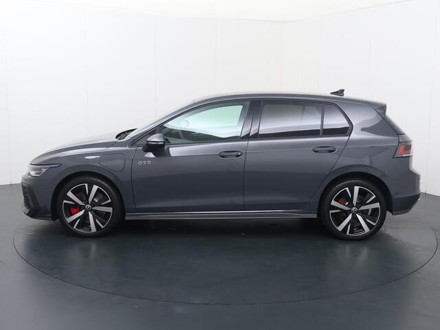 Volkswagen GOLF 1.5 eHybrid GTE | 272 PK | SoH 98% | Adaptive cruise control | 360 graden camera's | Matrix LED koplampen | Adaptive onderstelregeling |