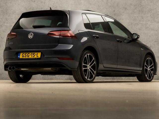 Volkswagen GOLF 1.4 TSI PHEV GTE 204Pk Automaat (SCHUIFDAK, VIRTUAL COCKPIT, MEMORY SEATS, LEDER, APPLE CARPLAY, CAMERA, STOELVERWARMING, GETINT GLAS, ADAPTIVE CRUISE, KEYLESS, NIEUWSTAAT)