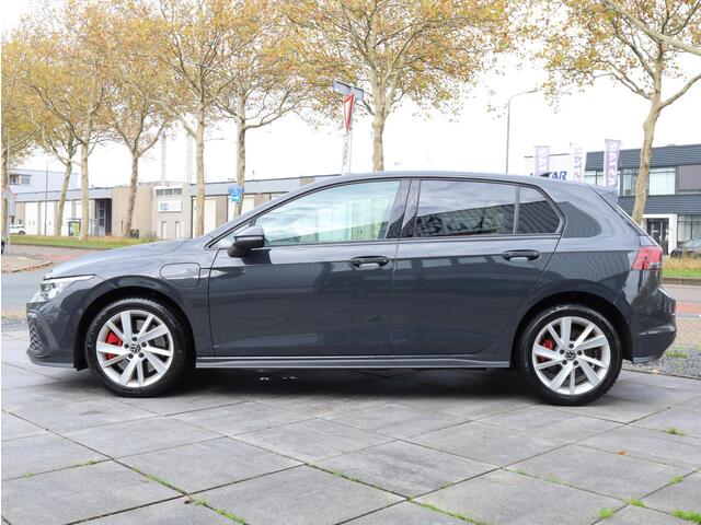 Volkswagen GOLF 8 GTE 245PK | Achteruitrijcamera | Stoel&Stuurverwarming | Carplay/Android | Trekhaak | Getint Glas |
