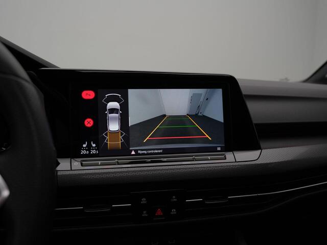 Volkswagen GOLF 2.0 TSI 300 pk DSG GTI Clubsport 45 Jahre | Panoramadak | Akrapovic | Harman/Kardon | IQ Light | Stuur-/stoelverwarming