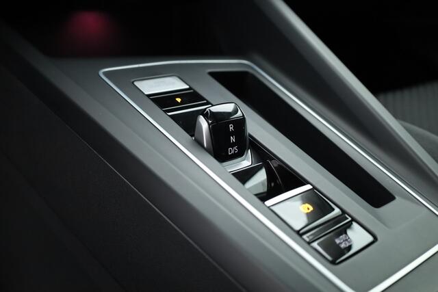 Volkswagen GOLF 1.5 eTSI DSG | Navi | Stoel- Stuurverw. | Adapt. Cruise | Apple CarPlay